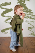 Load image into Gallery viewer, “Boo“ Lätzchen – Olive
