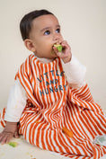 Bild in Galerie-Betrachter laden, Limited Edition “Boo“ Lätzchen – Little and Hungry 1
