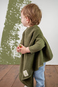 Load image into Gallery viewer, “Boo“ Lätzchen – Olive
