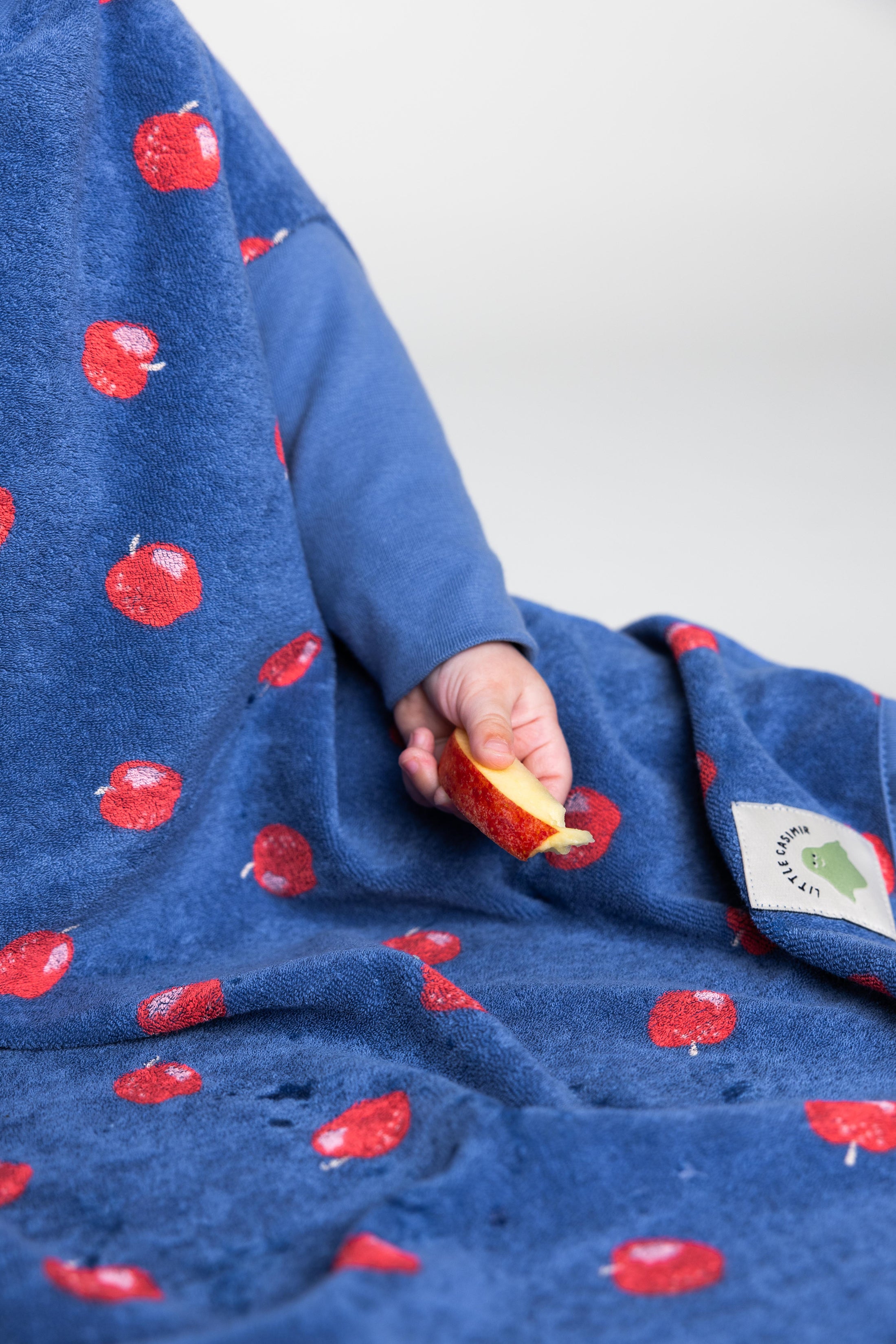 Limited Edition “Boo“ Lätzchen Midnight Apple