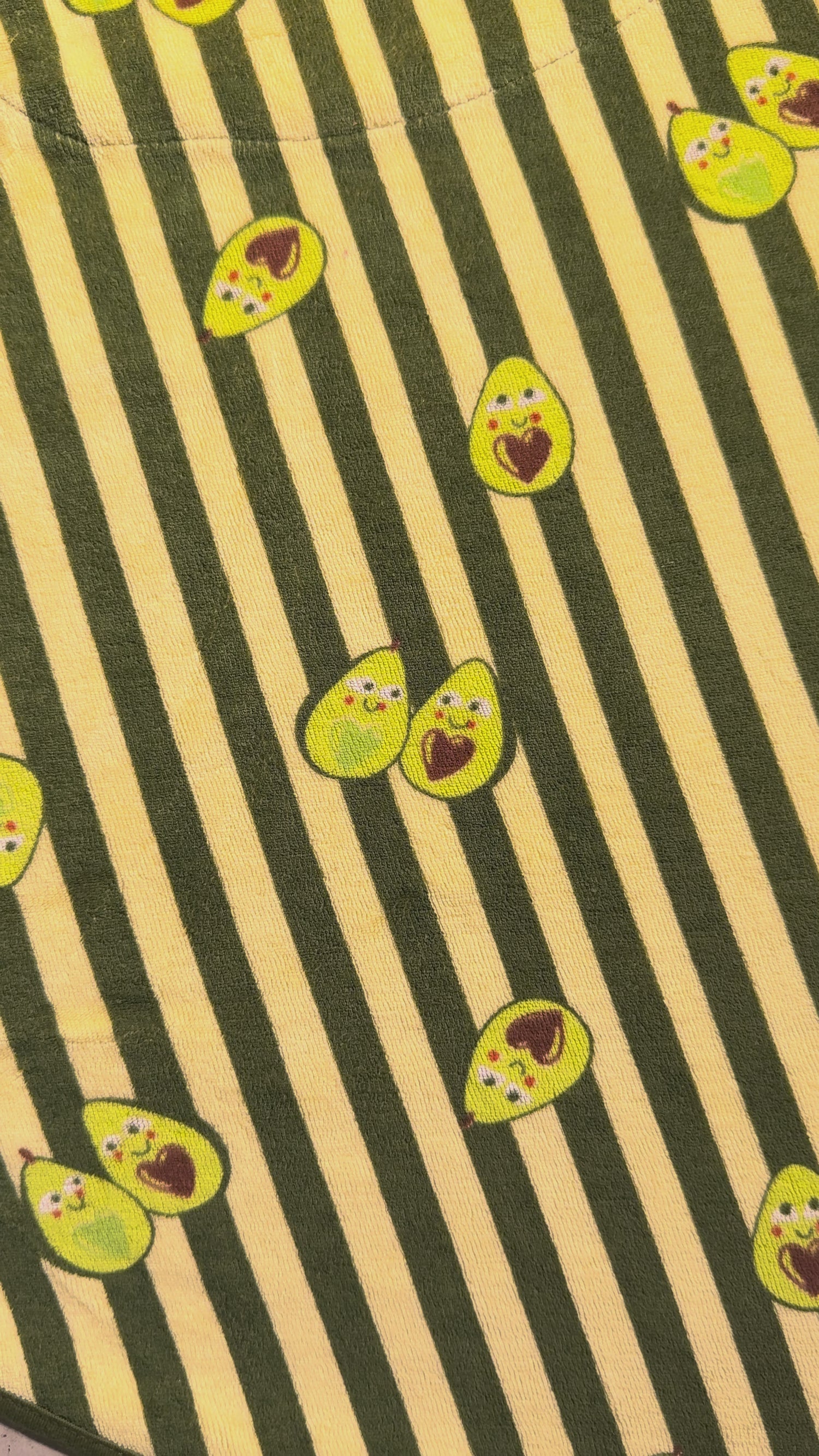“Boo“ Lätzchen -  Avocado Avenue