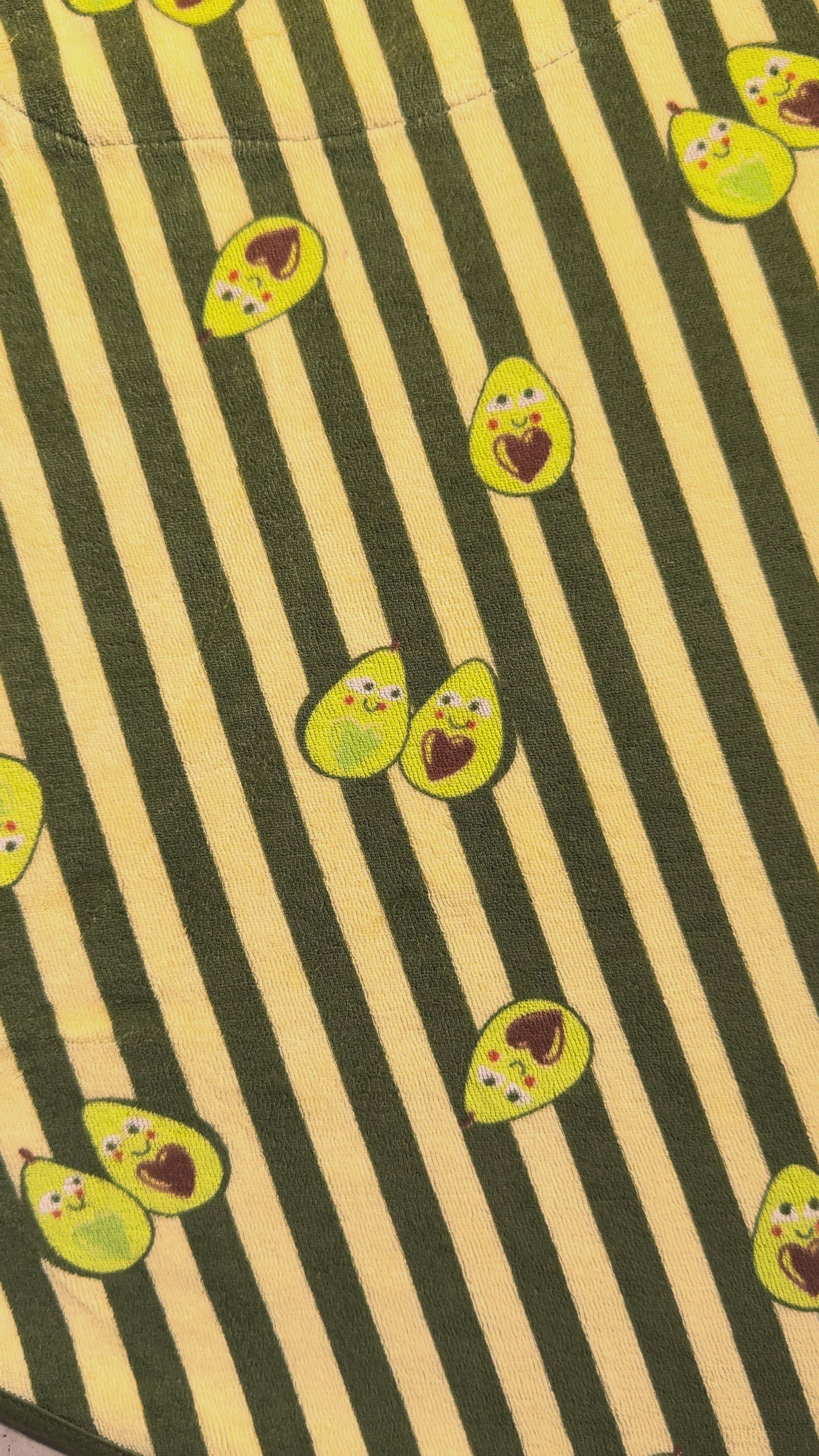 “Boo“ Lätzchen -  Avocado Avenue