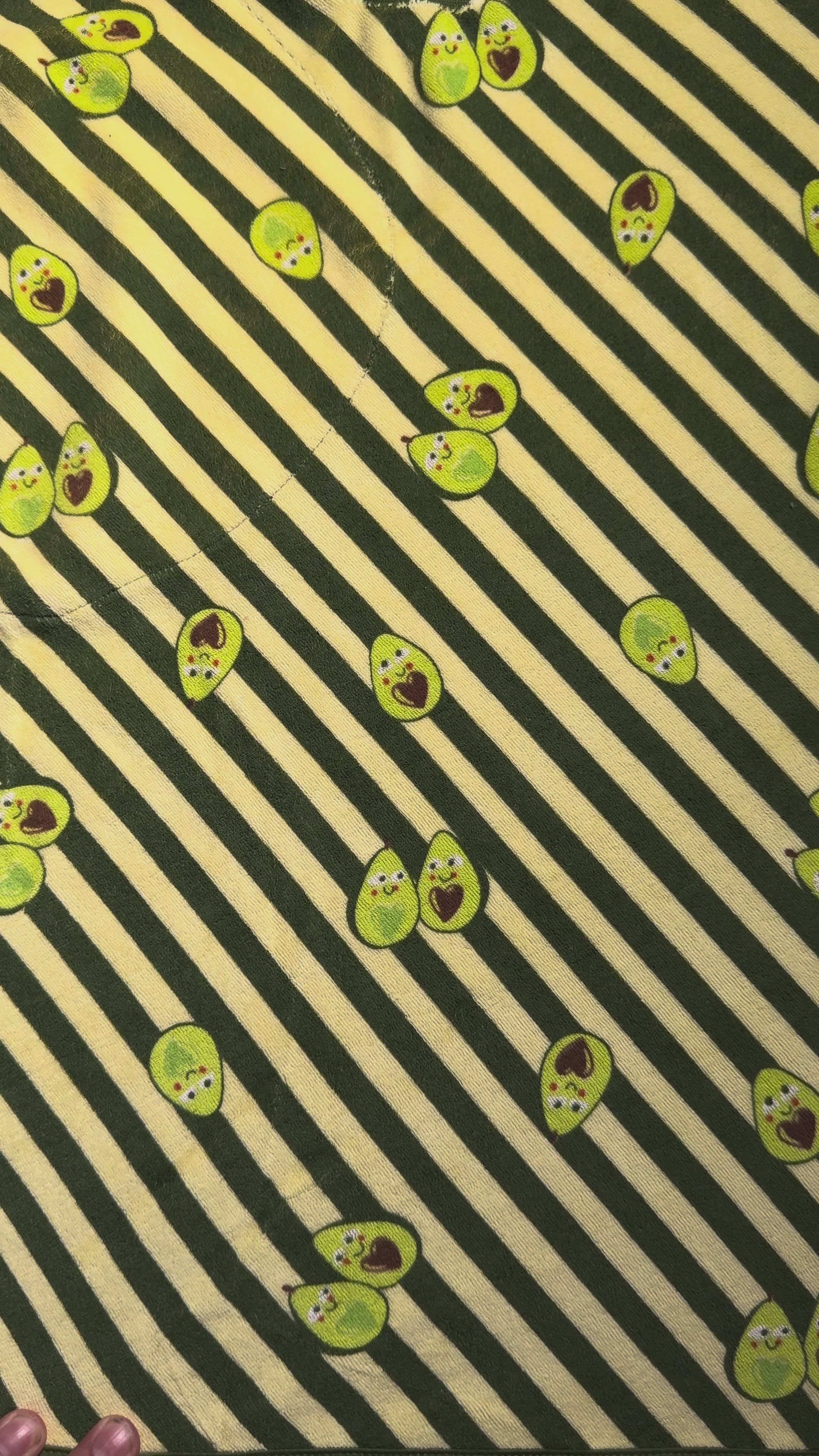 “Boo“ Lätzchen -  Avocado Avenue