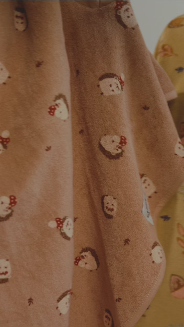 "Boo" bib - Hedge Hugs
